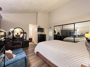 3 chambres, fer et planche à repasser, Wi-Fi, draps fournis