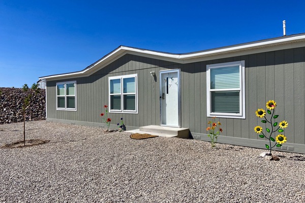 Plenty of room to park your lake toys in from of our home.