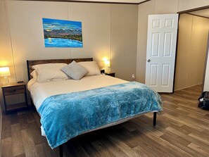 4 bedrooms, iron/ironing board, free WiFi, bed sheets