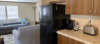 Spacious 4BR, 2BA Close to Elephant Butte Lake, and the Golf Course!