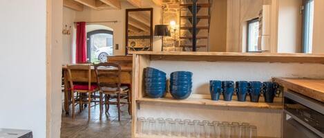 Réfrigérateur, micro-ondes, four, lave-vaisselle