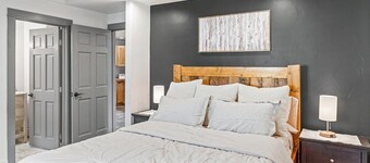 True North Retreat-open concept, newly remodeled, backyard with fire pit