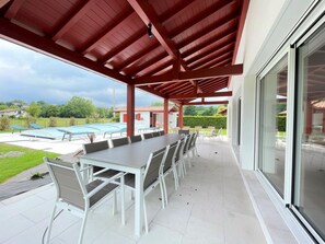 Outdoor dining - ZERUKO IZARRA - SARE (SARE)