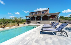 Outdoor pool - Cozy home in Benkovac (Benkovac)