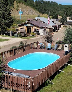 A heated pool - Beautiful Log Home nestled in the South Dakota Black Hills.  (Deadwood)