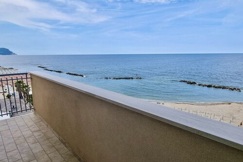 P012 - Porto Recanati, wonderful three-room apartment facing the sea