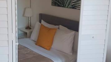 1 bedroom, internet, bed sheets