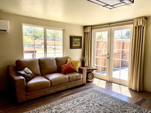 Our Cowboys Hideout is on a working horse ranch with spectacular mountain views!