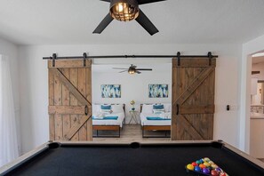 4 Schlafzimmer, Bügeleisen/Bügelbrett, Reisekinderbett, kostenloses WLAN