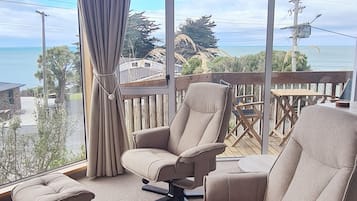 Deluxe Studio, Ocean View | Premium bedding, blackout curtains, iron/ironing board, free WiFi