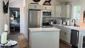 Micro-ondes, four, plaque de cuisson, lave-vaisselle