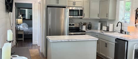 Microonde, forno, piano cottura, lavastoviglie