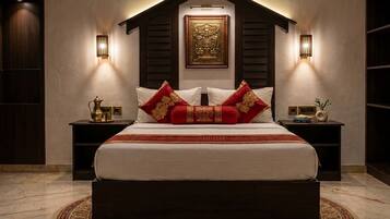 Deluxe Double Room | Hypo-allergenic bedding, minibar, individually decorated