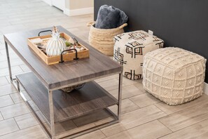 Interior - Closest Walk to Old Town, Entertainment District (Scottsdale)