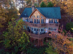 Exterior - Helen Lodge with Hot Tub & Sauna, 2 min to Helen (Helen)