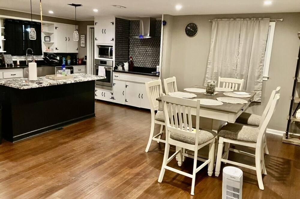 luxury hotels in Addison