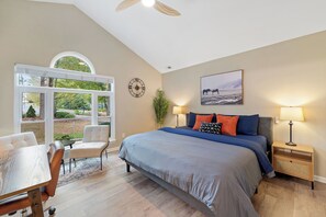 3 bedrooms, desk, iron/ironing board, travel crib - FullyFenced/PetFriendly/BBQ/Fire-pit/DT-Waxhaw/The Bowl-20Mins/Waverly-12Mins (Waxhaw)