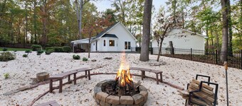 FullyFenced/PetFriendly/BBQ/Fire-pit/DT-Waxhaw/The Bowl-20Mins/Waverly-12Mins