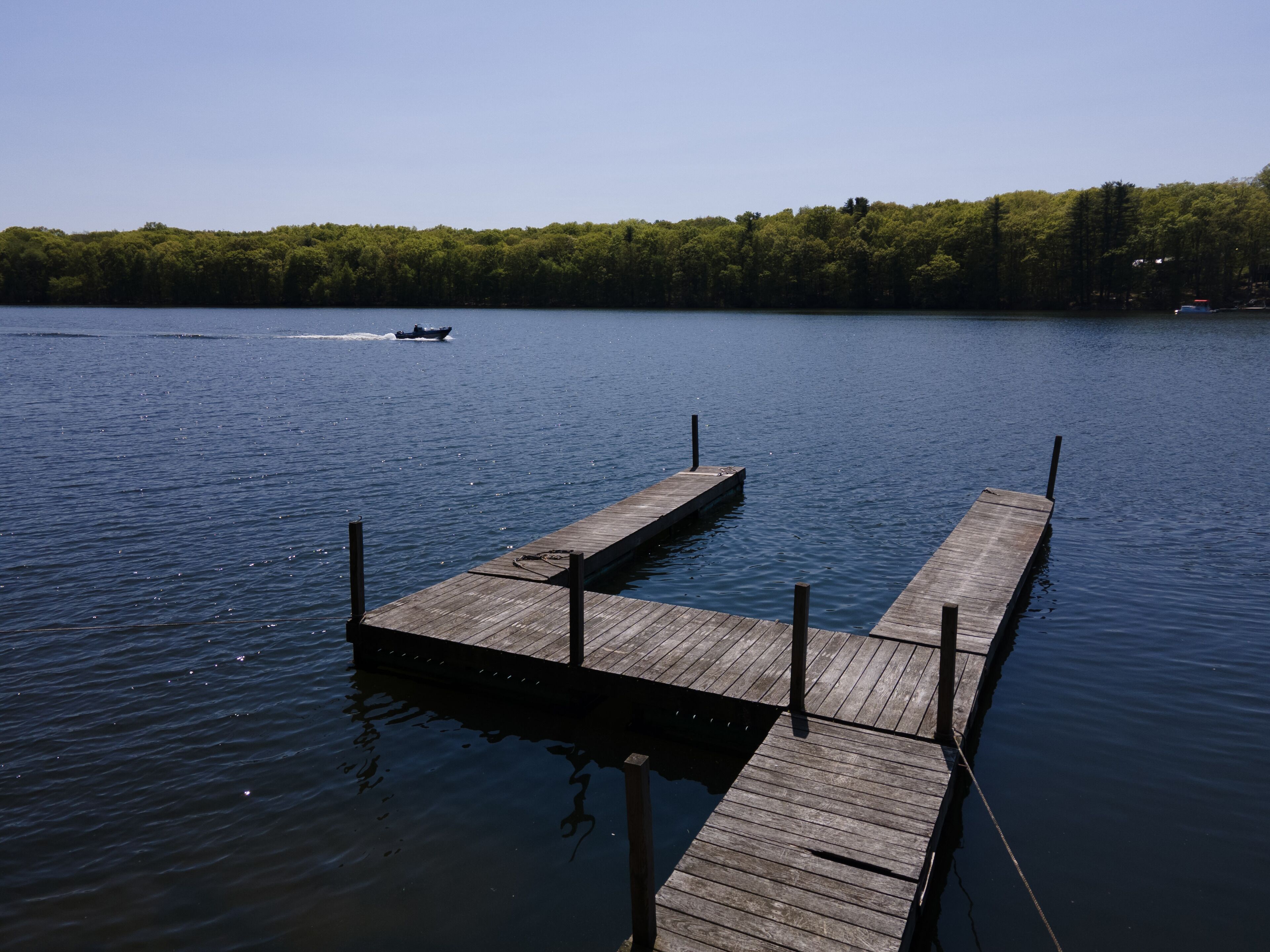 Peaceful Lakefront House on Lake Wallenpaupack with private dock