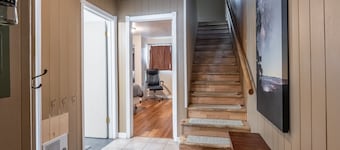 Tyrolean Village #6 - 2 Bedrm 1.5 Bath - Sleeps 6! Walk to Lift with private hot tub
