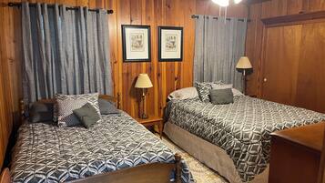 4 Schlafzimmer, Bügeleisen/Bügelbrett, WLAN, Bettwäsche