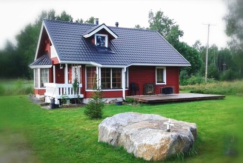Stylish 2 Bdr. cottage, with sauna and all the necessary commodities