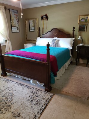 1 bedroom, desk, iron/ironing board, WiFi