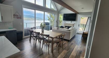 Lakeview Cottage with Pool and Hot Tub