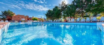 Lakeview Cottage with Pool and Hot Tub