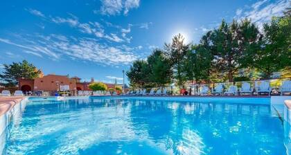 Lakeview Cottage with Pool and Hot Tub