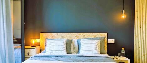 1 bedroom, iron/ironing board, internet, bed sheets