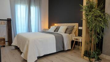1 bedroom, iron/ironing board, internet, bed sheets
