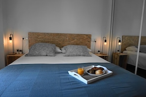 3 dormitorios, tabla de planchar con plancha, Internet y ropa de cama