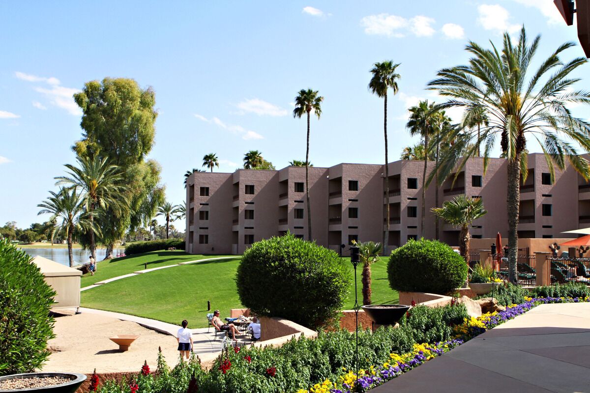 Best Place to Unwind! 3 Pleasant Units, Pool