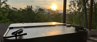 Enjoy the mountain view @ Panoramic Point a modern cabin w/Hot Tub+Wifi+Gameroom