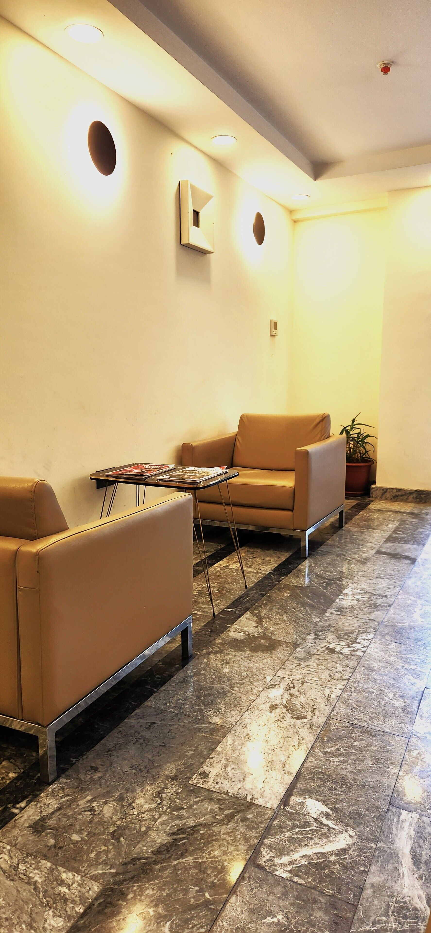 Télévision LED de 32 pouces avec chaînes par satellite, télévision