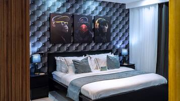 4 habitaciones, escritorio, tabla de planchar con plancha y wifi gratis