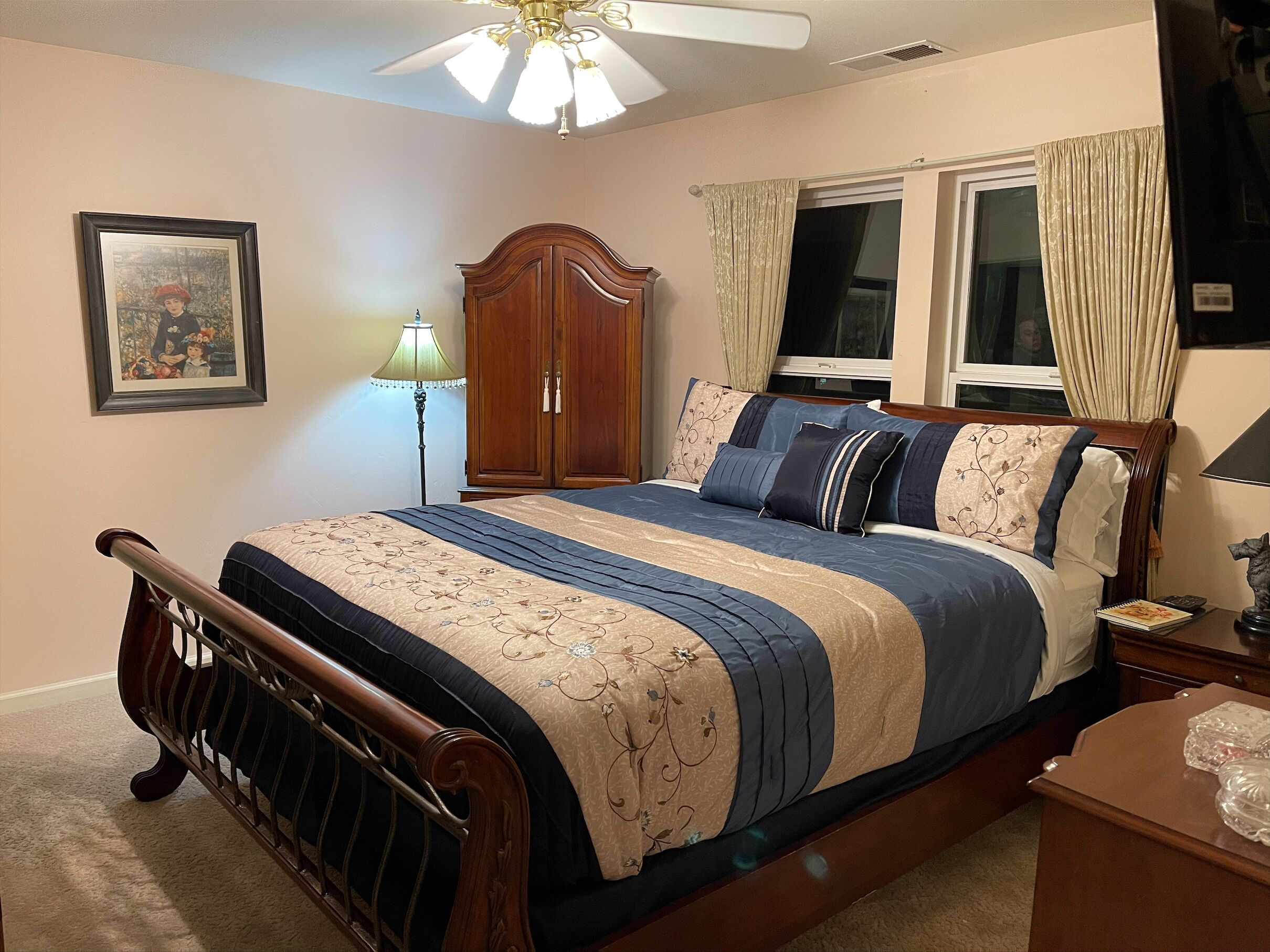 House in town, Perfect for two couples or family