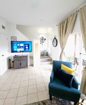 Interior - Disney Paradise! Pools, lakes, and playgrounds! (Kissimmee)