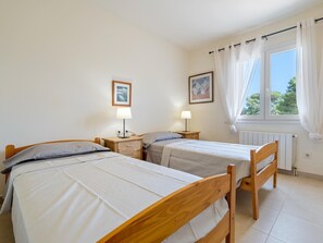 3 bedrooms, internet, bed sheets - Privilege in Tamariu with private pool (Tamariu)