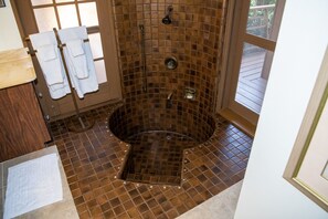 Jetted tub, hair dryer, towels, soap