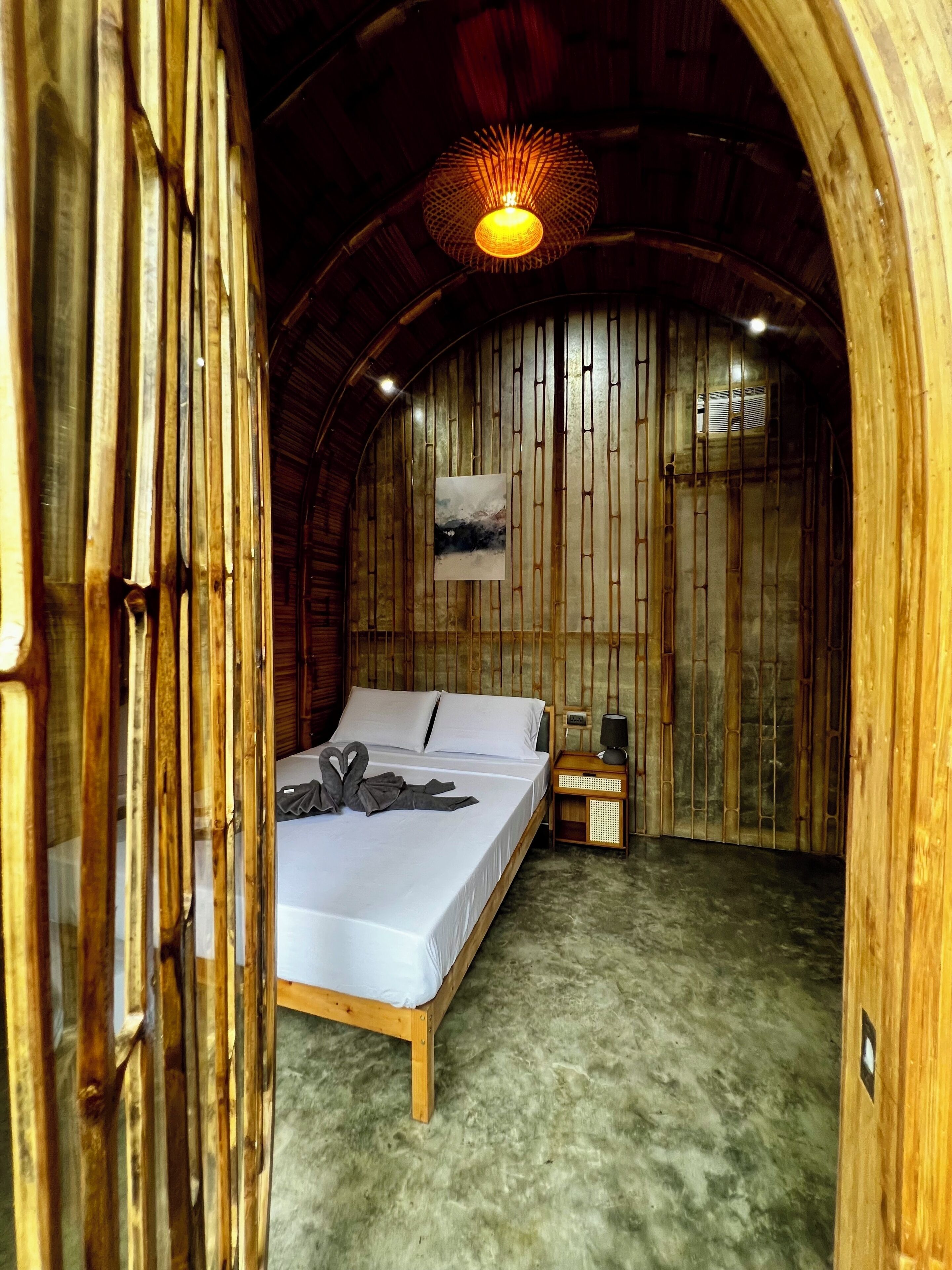 Deluxe Double Room, 1 Queen Bed | Premium bedding, Select Comfort beds, laptop workspace, free WiFi
