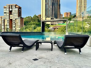 Outdoor pool - 301 Modern Space in Exclusive Area of El Poblado (Medellín)