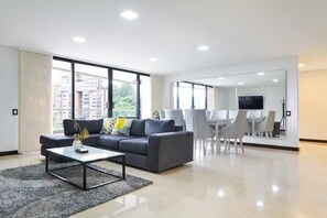 Living area - 301 Modern Space in Exclusive Area of El Poblado (Medellín)