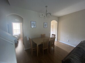 Dining - 3 Bedroom 3 Bathroom Townhouse Water Park Resort  (Davenport)