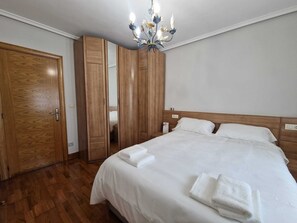 2 Schlafzimmer, Bügeleisen/Bügelbrett, WLAN, Bettwäsche