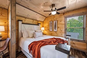 3 habitaciones, tabla de planchar con plancha y cuna de viaje