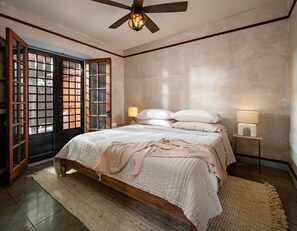 1 bedroom, iron/ironing board, travel cot, WiFi