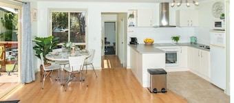 Lacy's Place pet Friendly in the Town Center