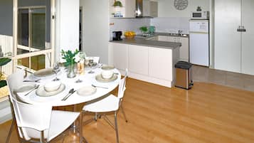 Microwave, oven, stovetop, coffee/tea maker